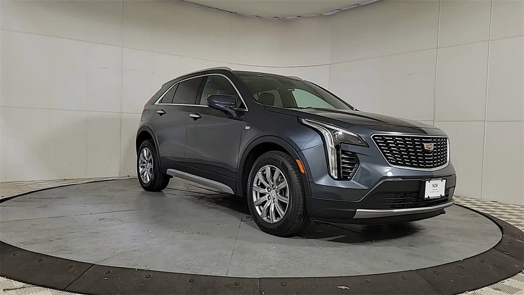 Certified 2020 Cadillac XT4 Premium Luxury w/ Cold Weather Package image 2