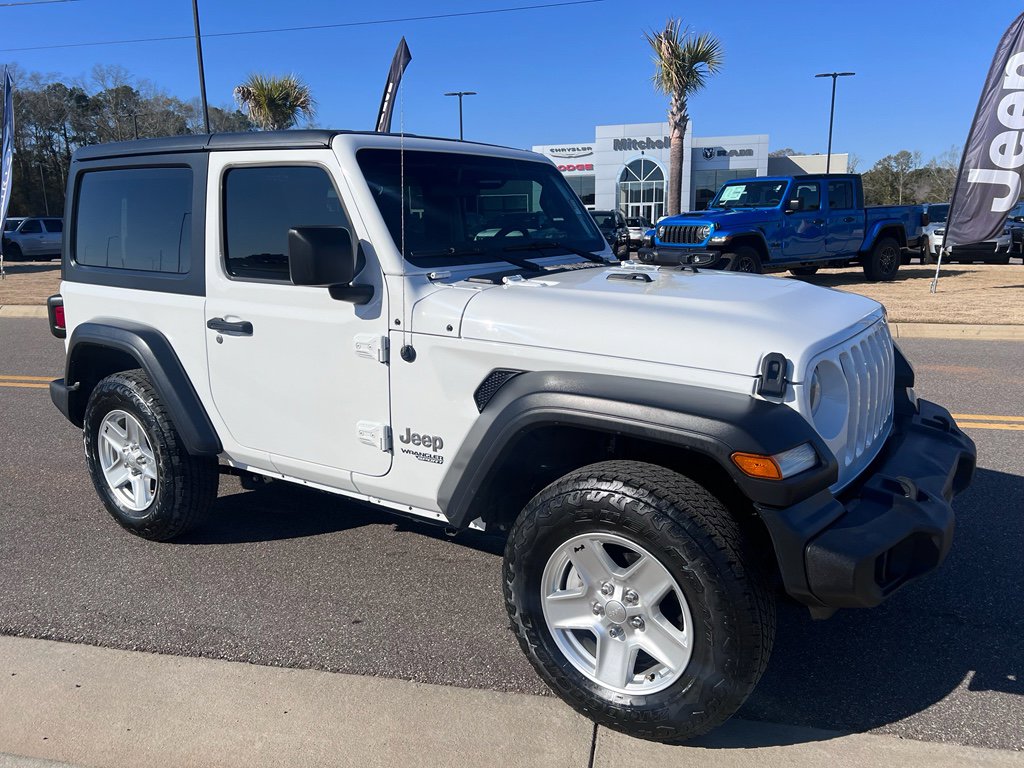 Used 2020 Jeep Wrangler Sport video 2