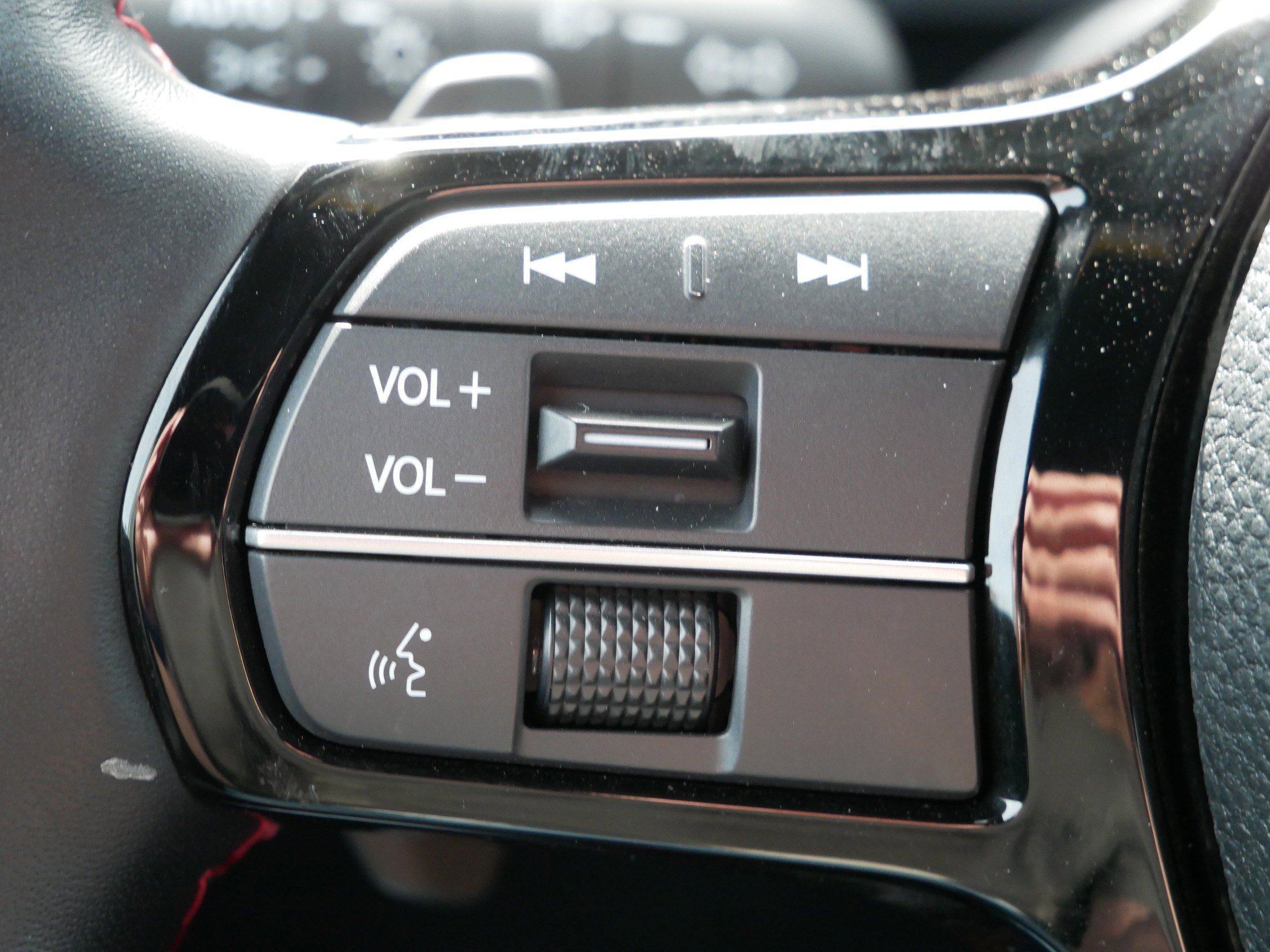 Certified 2025 Honda Pilot Black Edition image 31