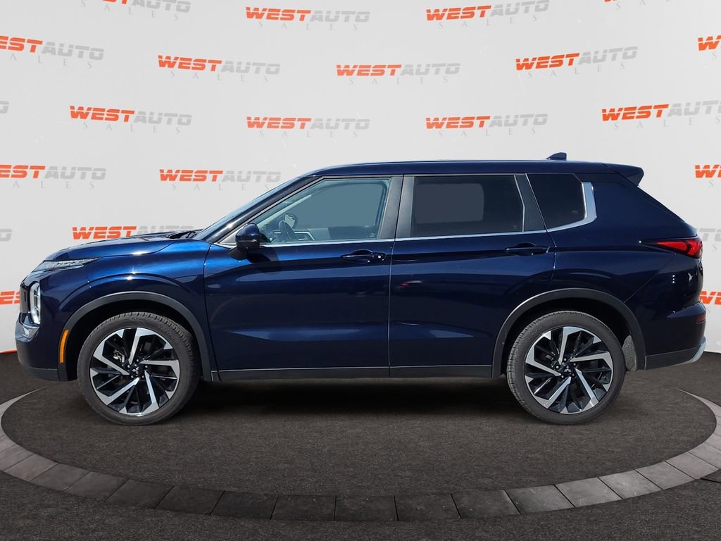 Used 2024 Mitsubishi Outlander SE Black Edition AWD/4WD image 2