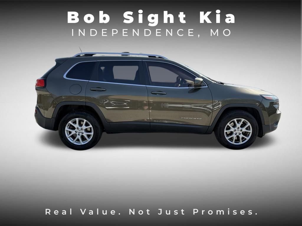 Used 2015 Jeep Cherokee Latitude w/ Cold Weather Group image 10