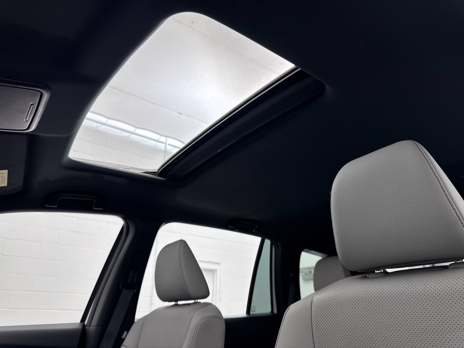 Used 2023 Honda Passport EX-L image 3