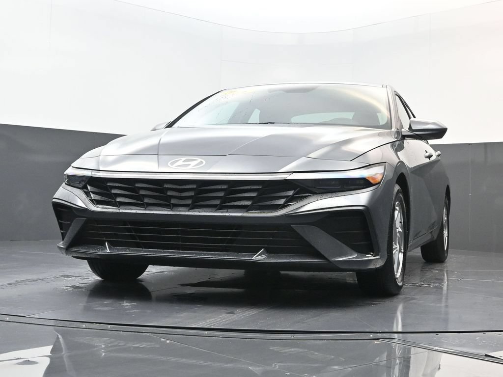 Certified 2026 Hyundai Elantra SE FWD image 27