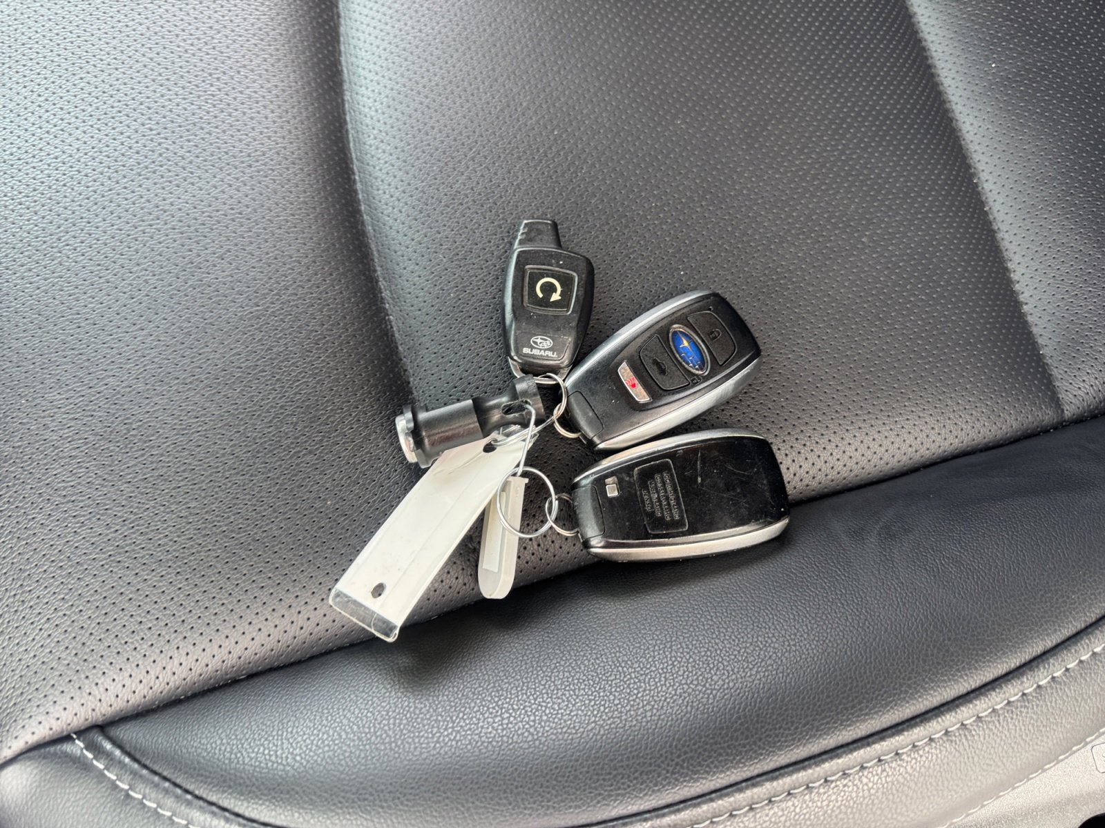 Used 2017 Subaru Outback 3.6R Limited image 25