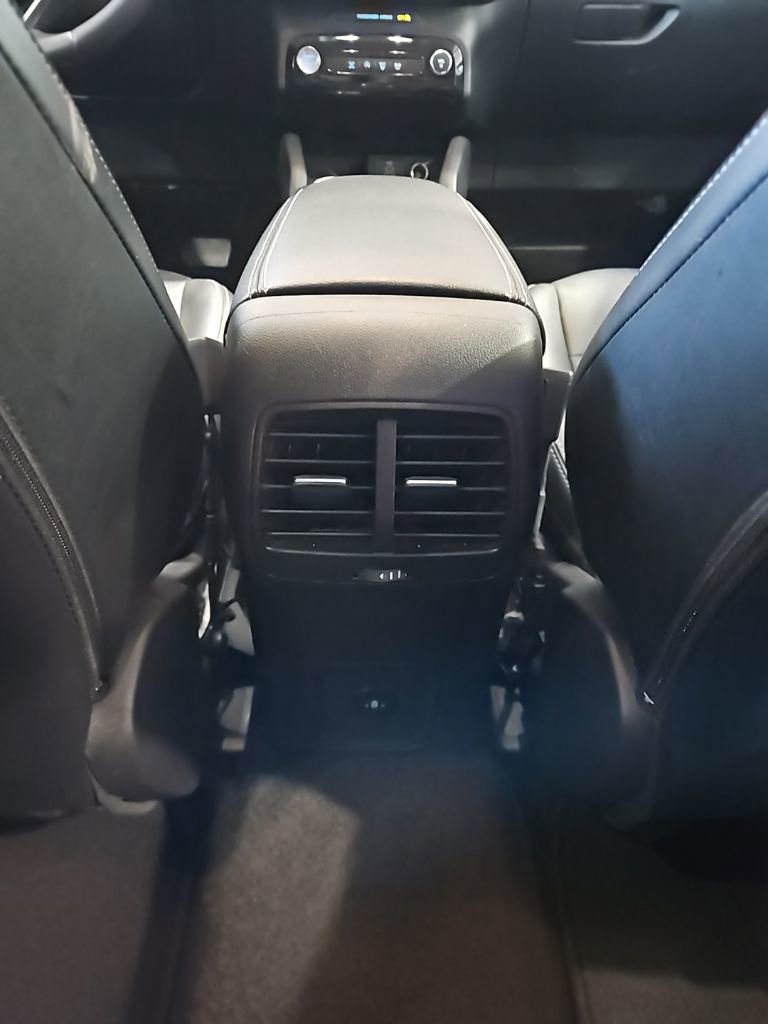 Used 2025 Ford Escape Platinum image 18