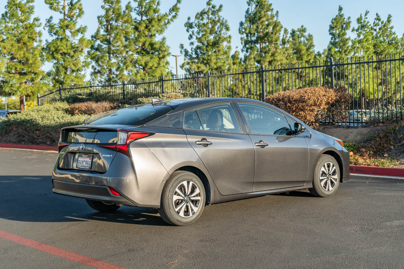 Used 2019 Toyota Prius LE w/ Carpet Mat Package FWD image 9