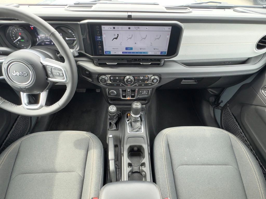 Used 2025 Jeep Wrangler Unlimited Sahara w/ Safety Group image 11