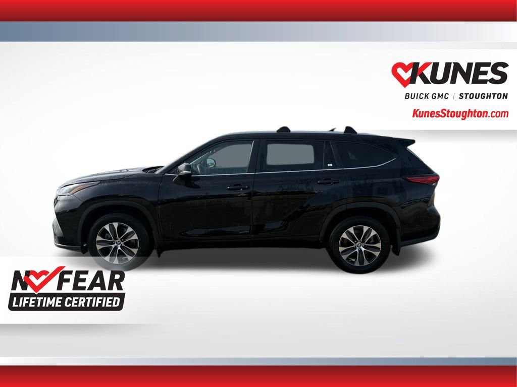 Used 2023 Toyota Highlander XLE image 5