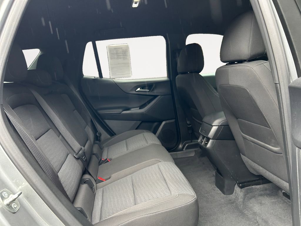 Used 2025 Chevrolet Equinox LT AWD/4WD image 11