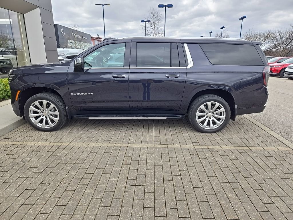 Used 2025 Chevrolet Suburban Premier image 8
