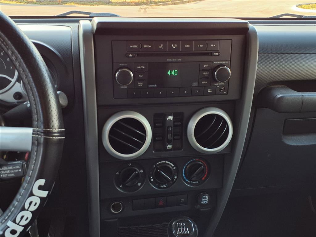 Used 2009 Jeep Wrangler Unlimited Sahara w/ Dual Top Group image 16