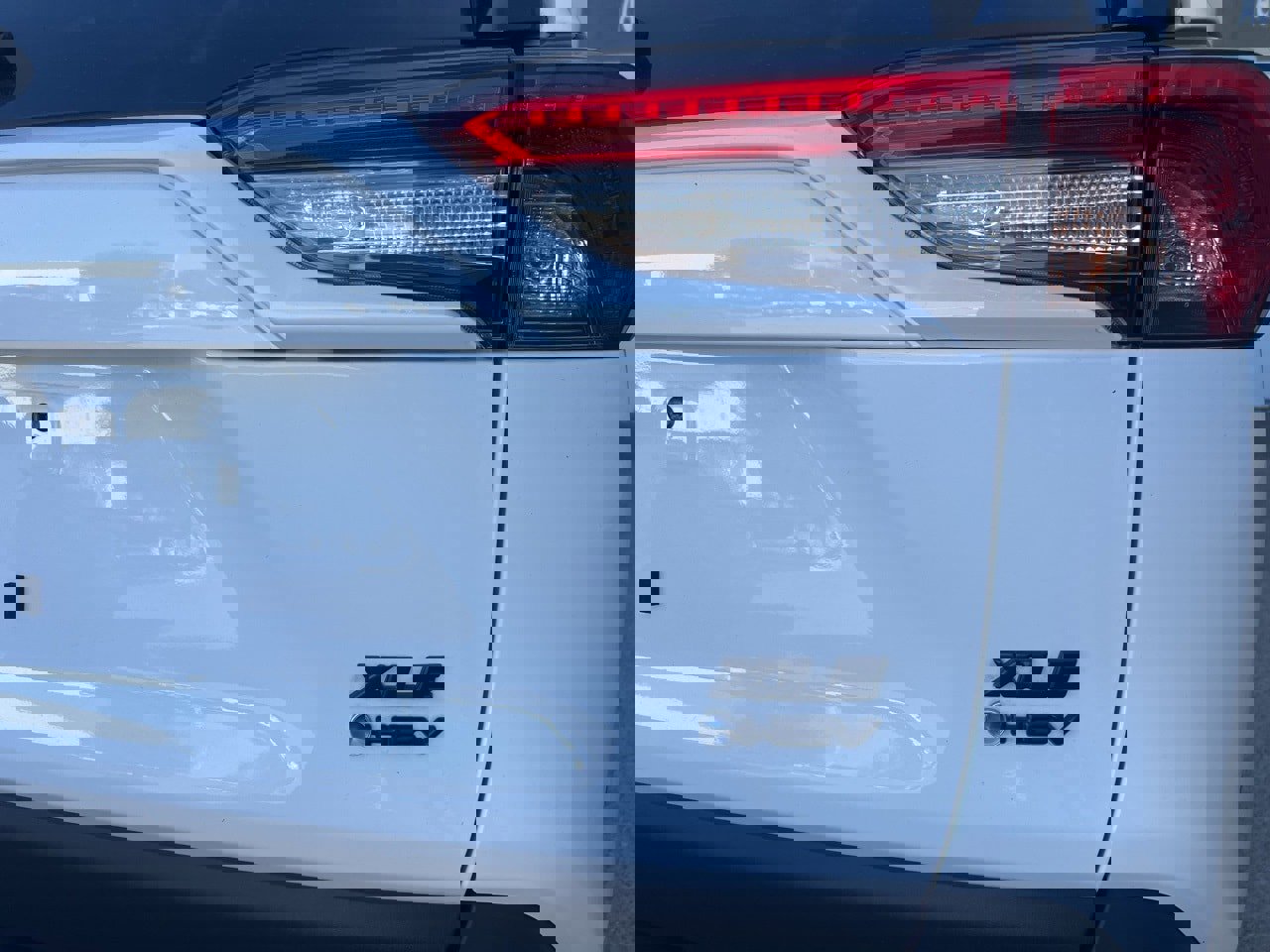 Used 2025 Toyota RAV4 XLE image 7