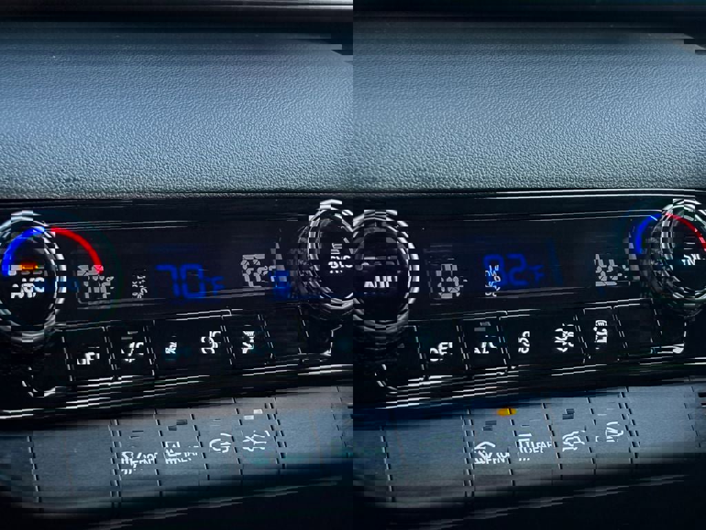 New 2025 Hyundai Elantra Sport image 23