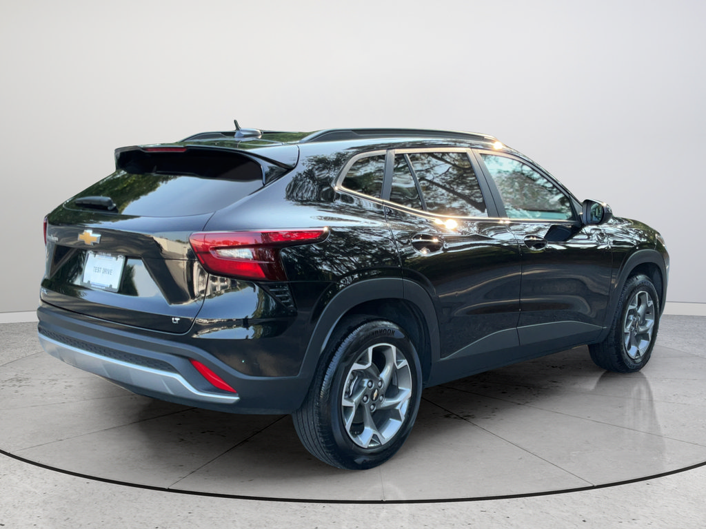 Certified 2025 Chevrolet Trax LT FWD image 7