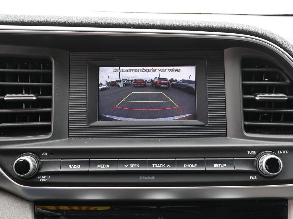 Used 2019 Hyundai Elantra SE FWD image 16