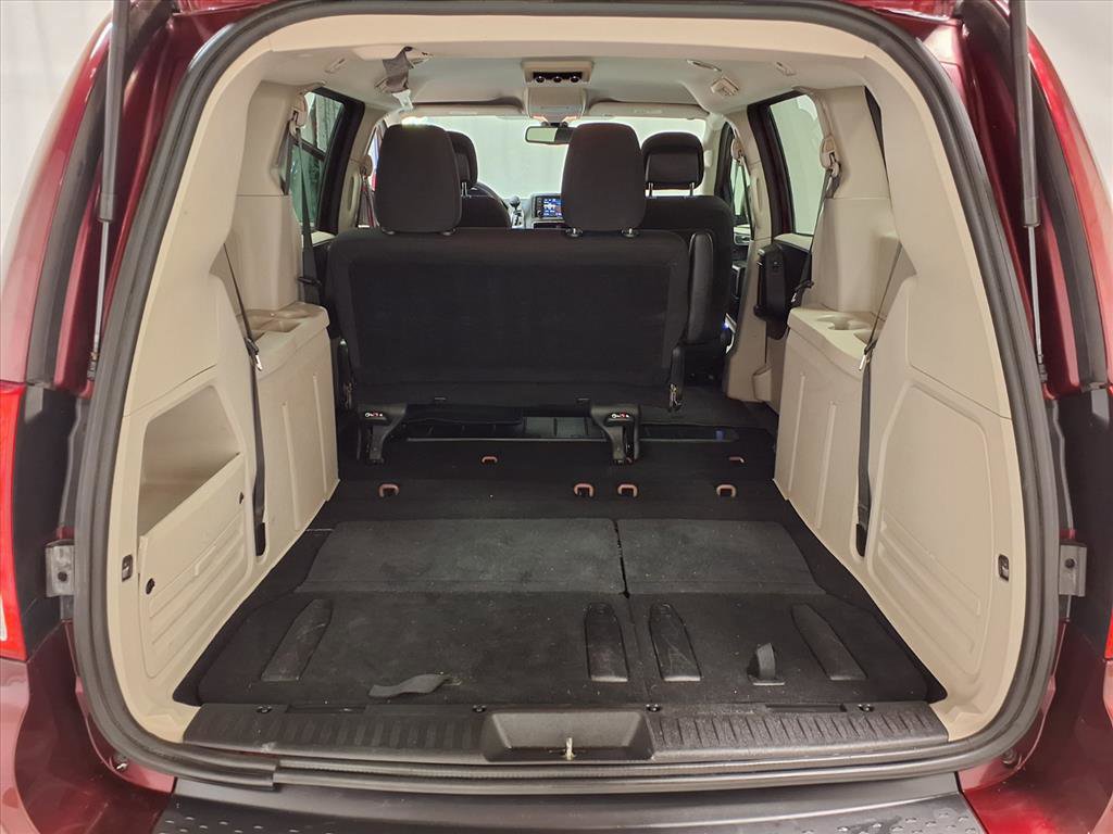 Used 2020 Dodge Grand Caravan SE w/ UConnect Hands-Free Group image 25