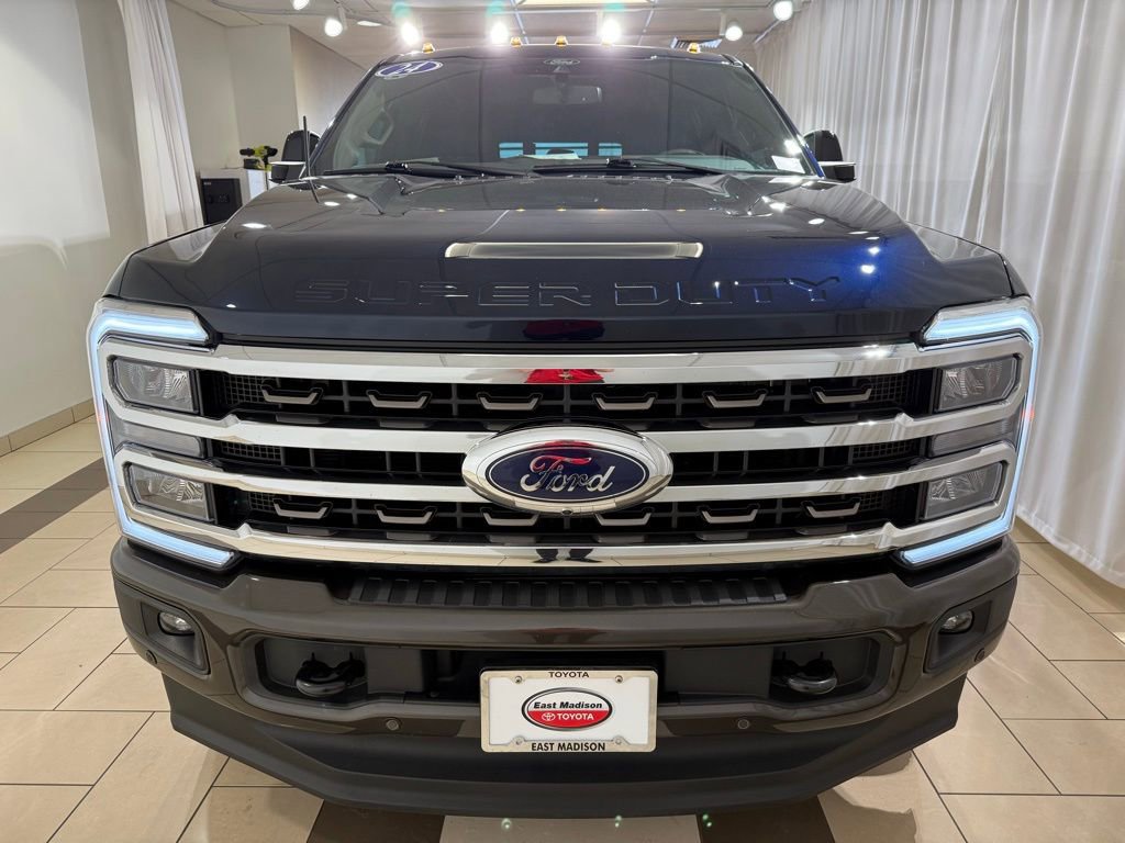 Used 2024 Ford F250 King Ranch w/ FX4 Off-Road Package AWD/4WD image 8