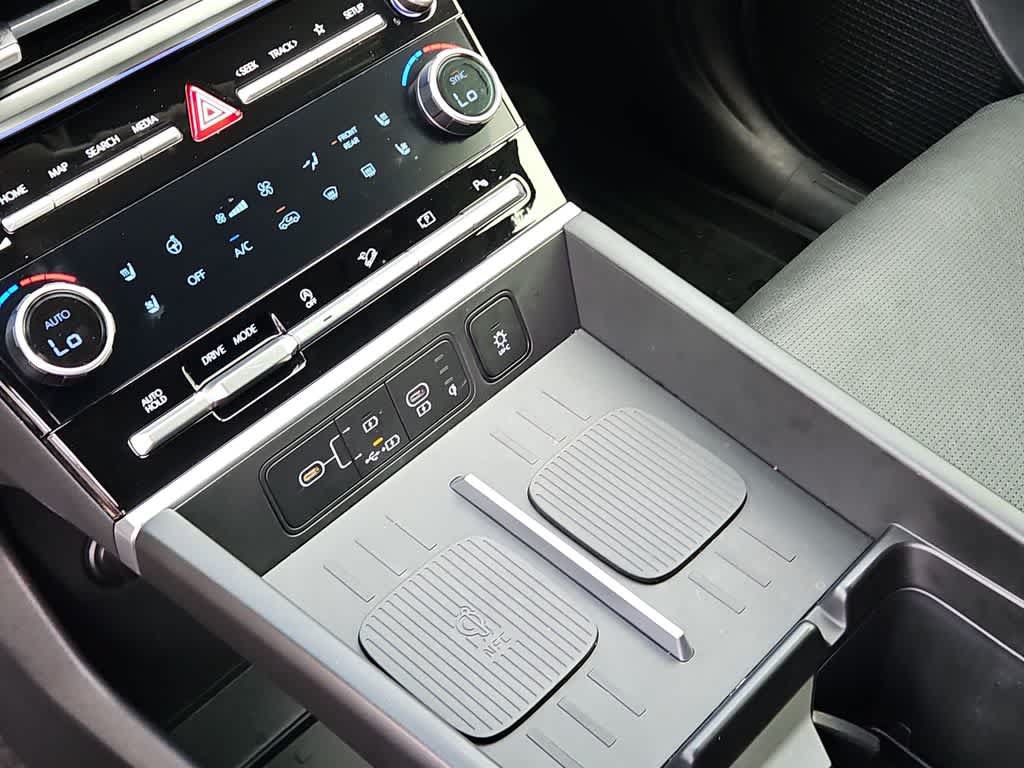 Used 2025 Hyundai Santa Fe Limited FWD image 20