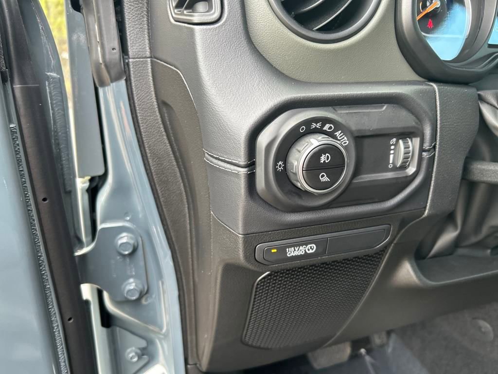 New 2025 Jeep Gladiator Mojave image 13