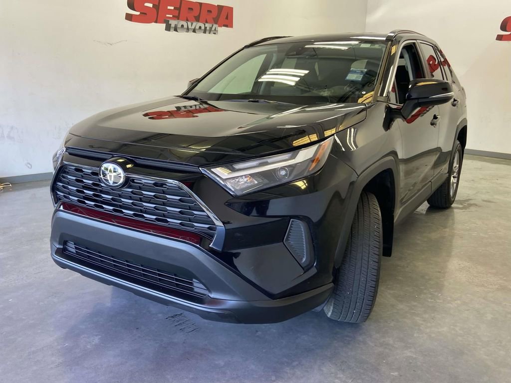 Used 2025 Toyota RAV4 XLE FWD image 7