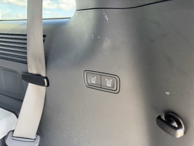 Used 2025 Hyundai Santa Fe SEL image 32
