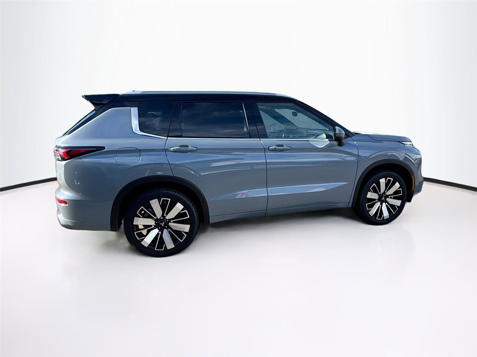New 2025 Mitsubishi Outlander SEL image 8