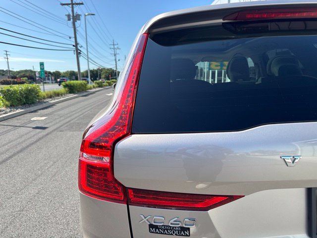 Used 2023 Volvo XC60 B5 Plus w/ Climate Package AWD/4WD image 10