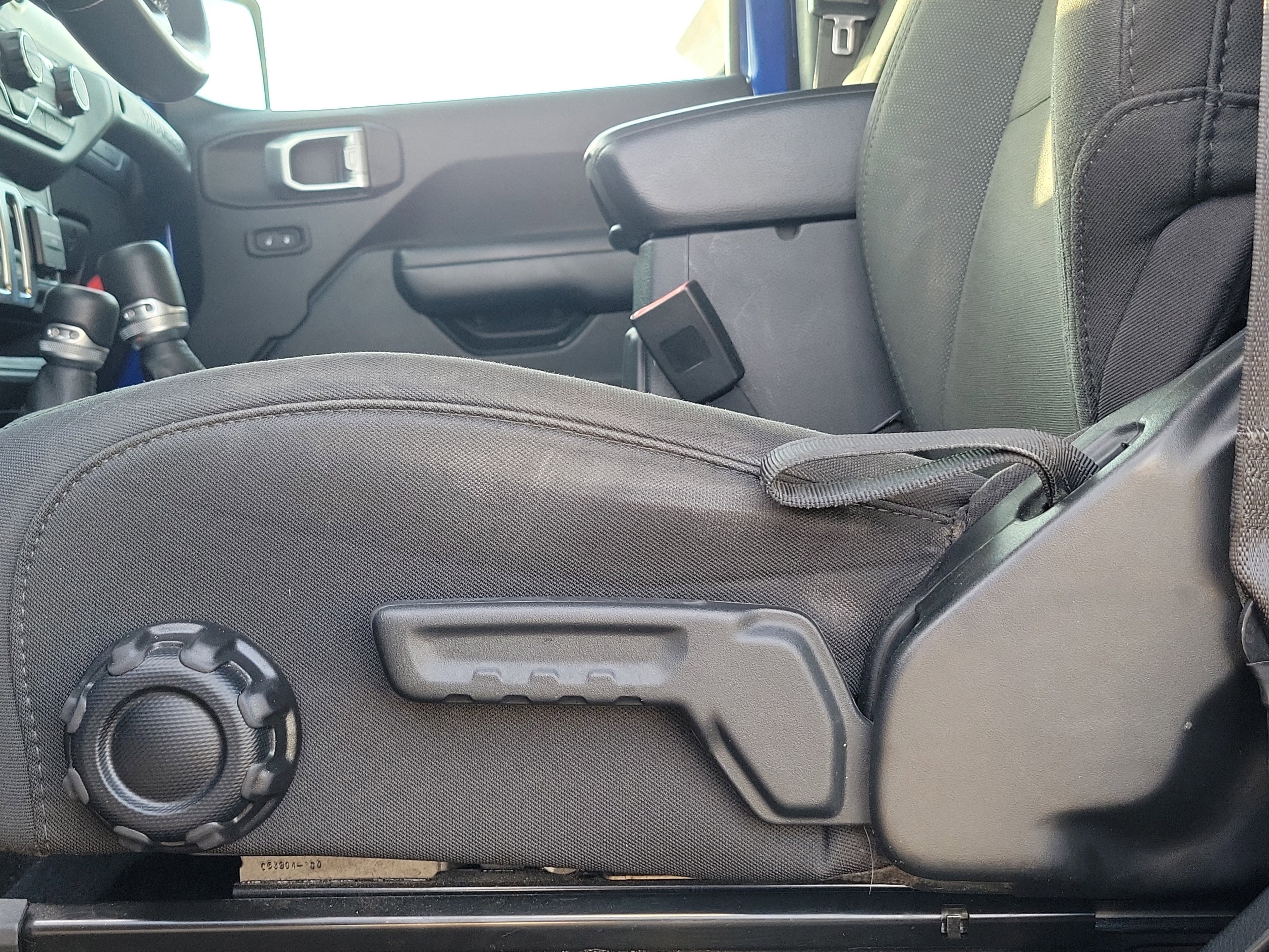 Used 2020 Jeep Wrangler Sport image 13