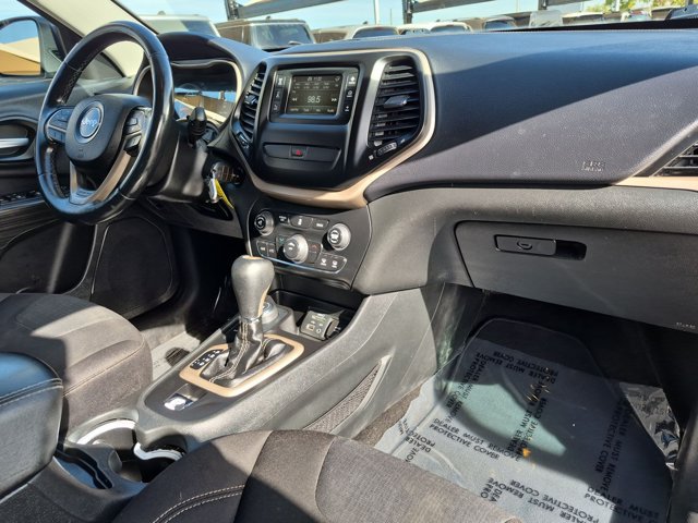 Used 2015 Jeep Cherokee Latitude AWD/4WD image 21