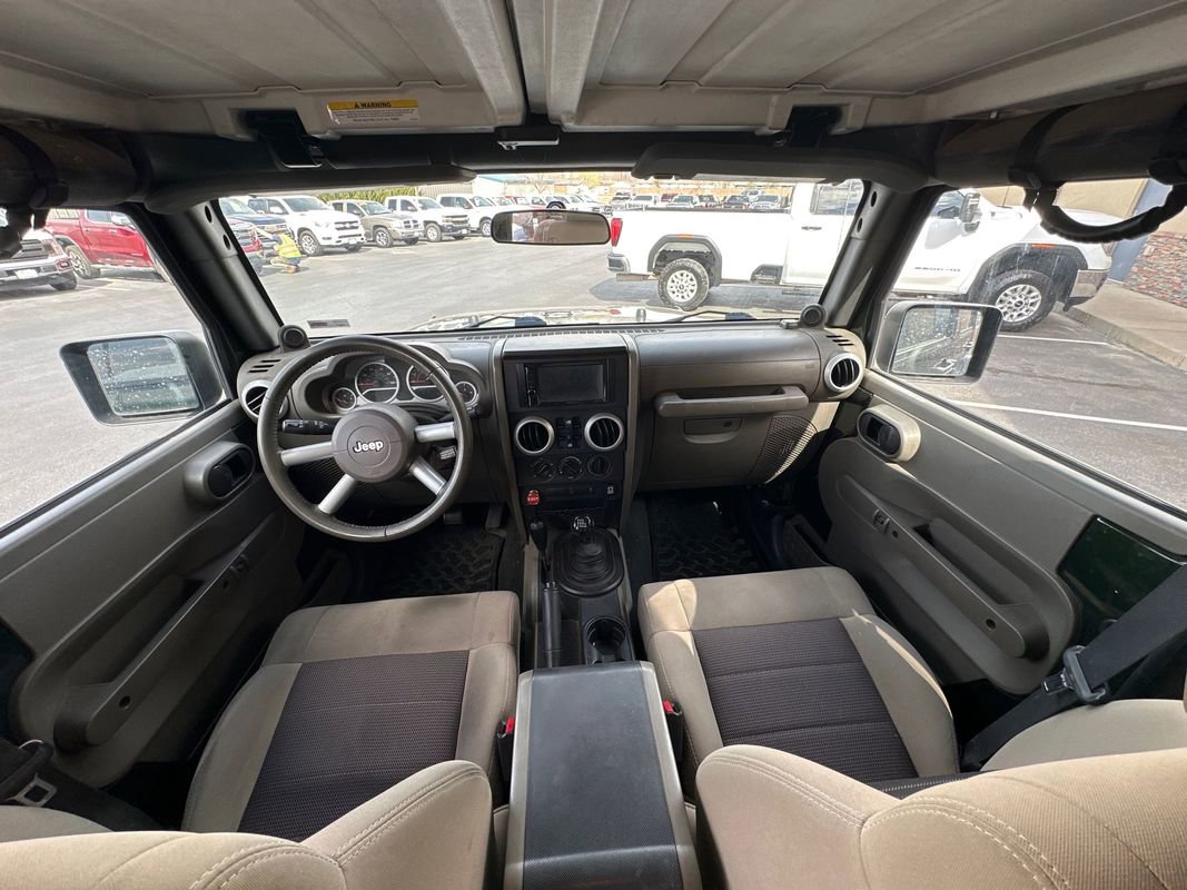 Used 2010 Jeep Wrangler Unlimited Sahara image 11