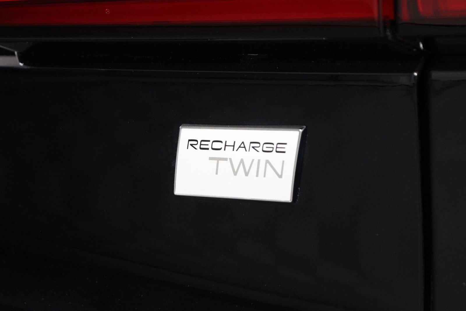 Certified 2023 Volvo C40 P8 Recharge Ultimate w/ Protection Package Premier AWD/4WD image 20