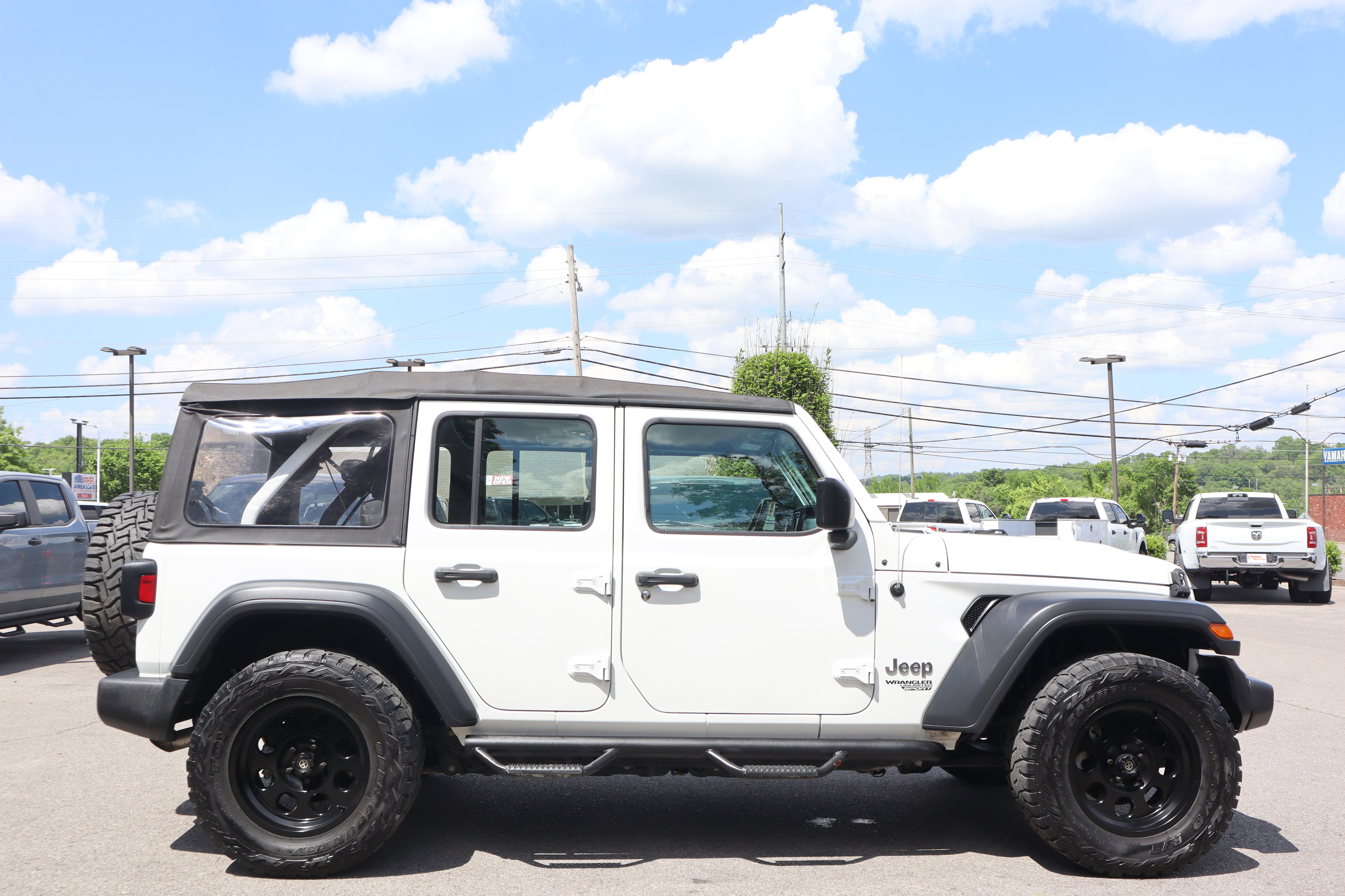 Used 2018 Jeep Wrangler Unlimited Sport AWD/4WD image 6