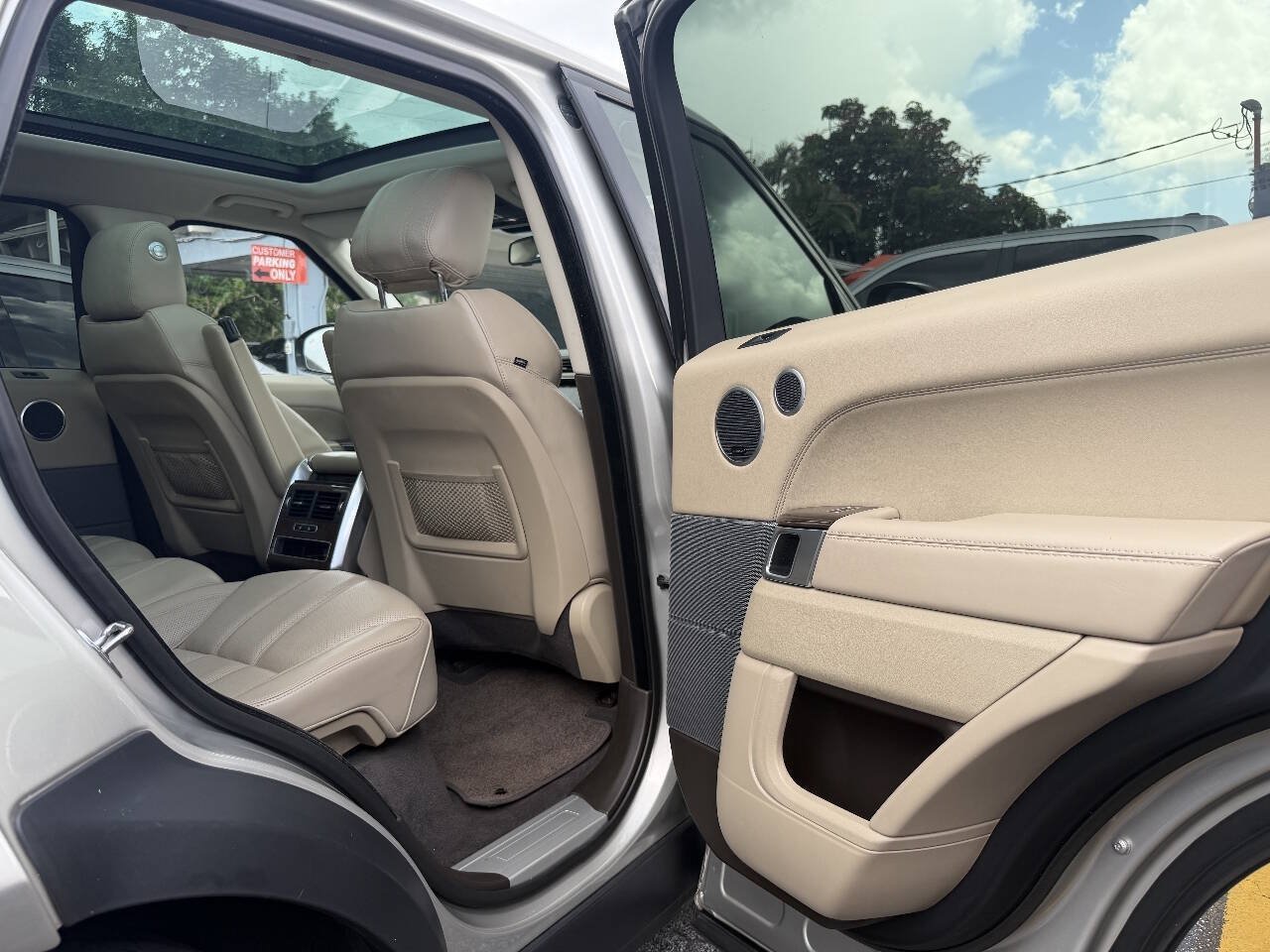 Used 2015 Land Rover Range Rover Sport HSE AWD/4WD image 28