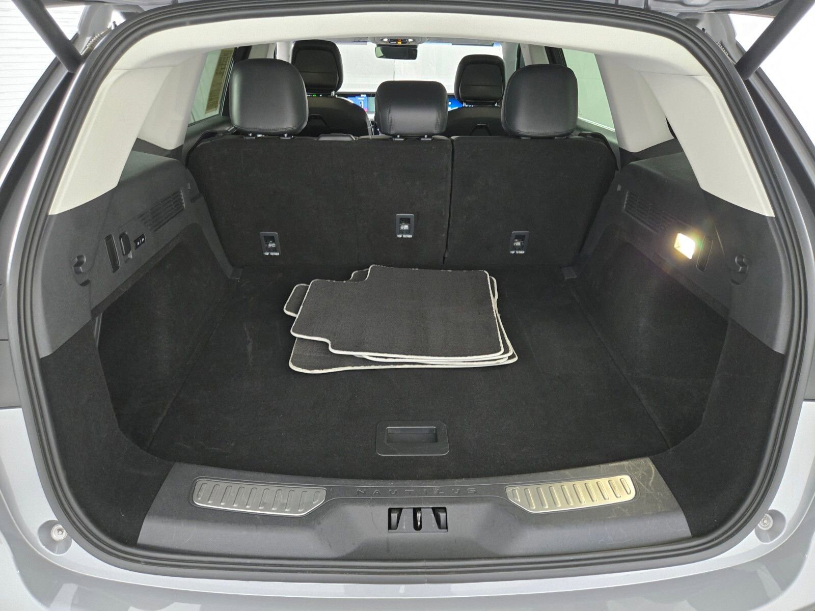 Certified 2024 Lincoln Nautilus Premier AWD/4WD image 15