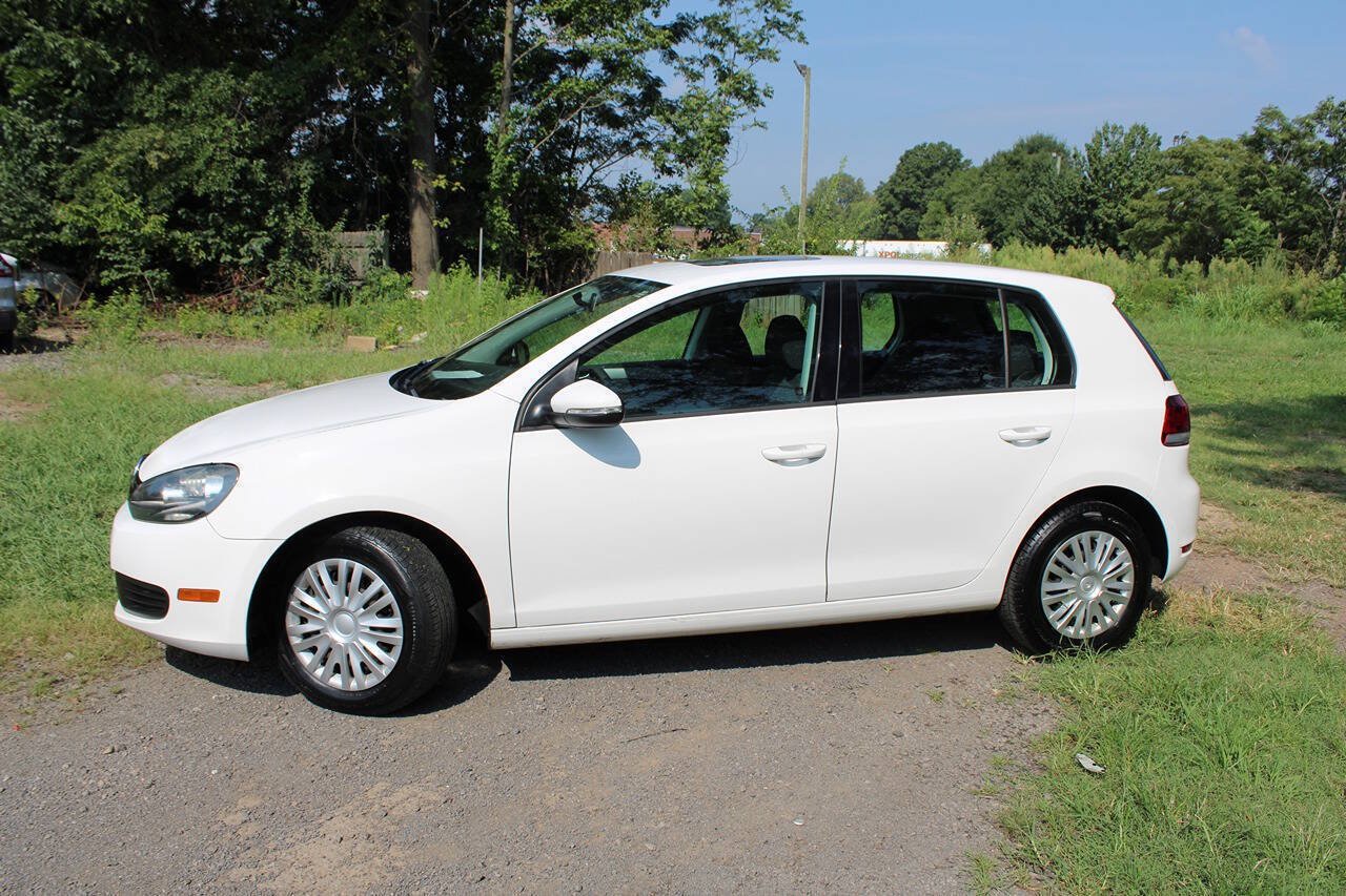 Used 2011 Volkswagen Golf 4-Door FWD image 12