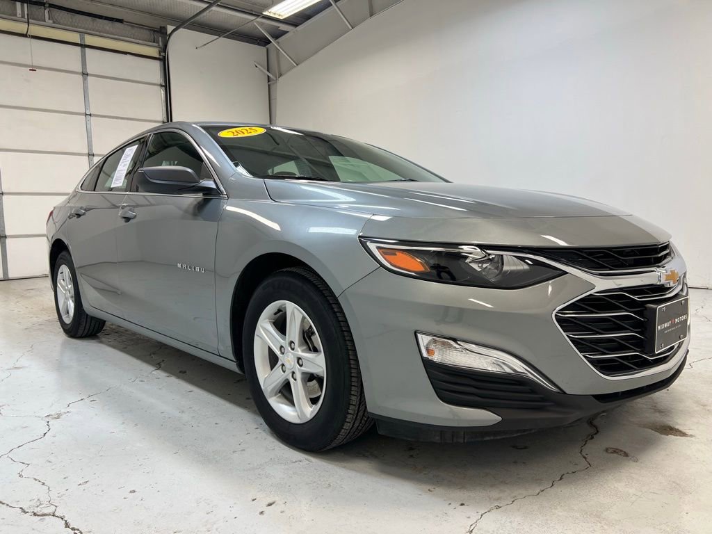 Used 2025 Chevrolet Malibu LS image 8