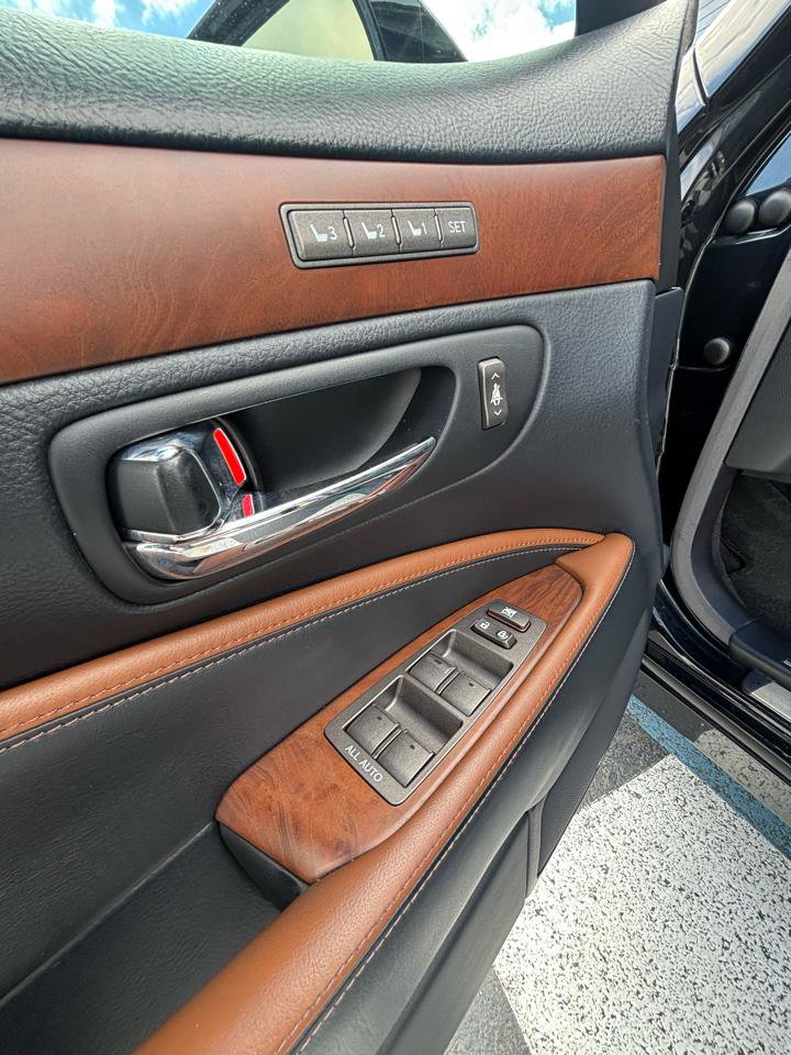 Used 2010 Lexus LS 460 Luxury RWD image 9