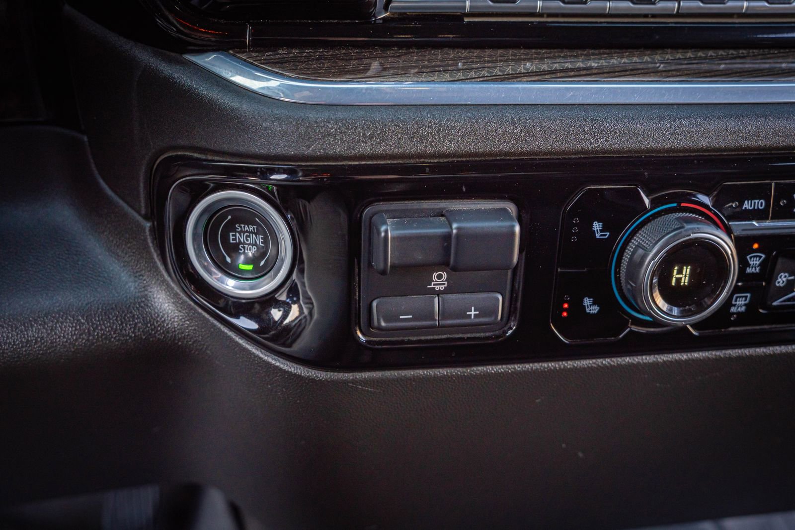 Used 2024 Chevrolet Silverado 2500 LT image 25