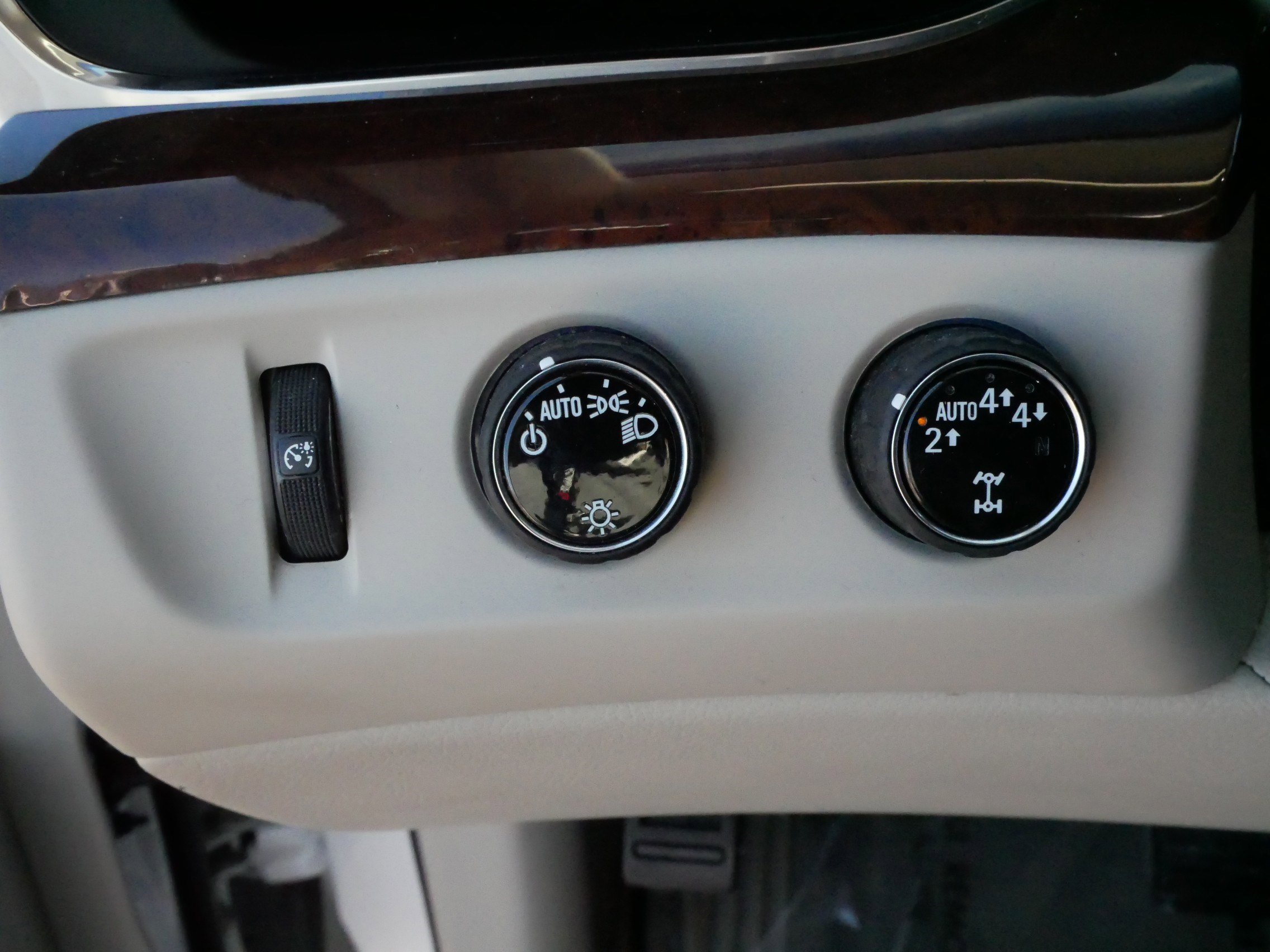 Used 2017 Cadillac Escalade Luxury image 26