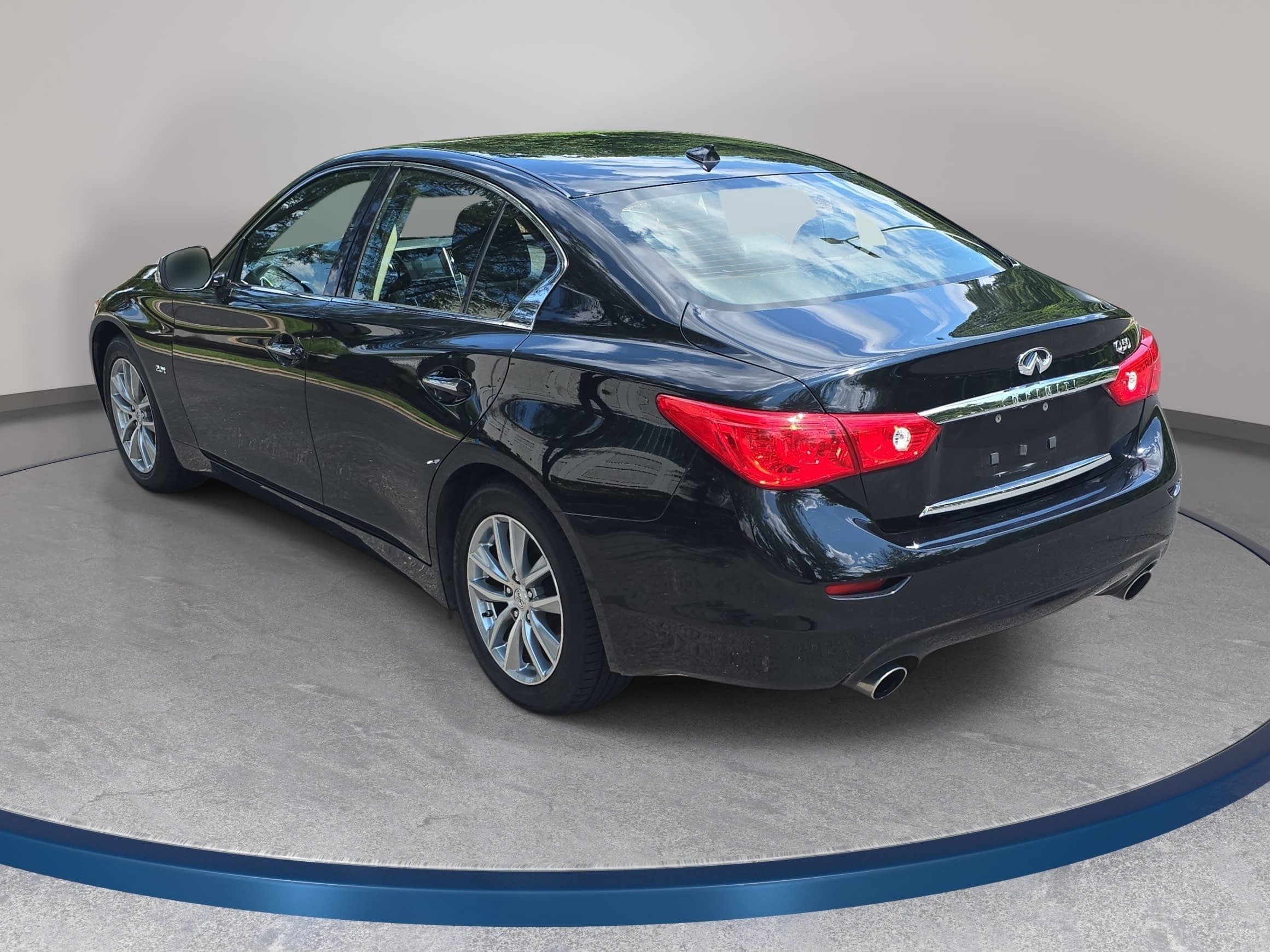 Used 2017 INFINITI Q50 2.0t w/ Moonroof Package RWD image 7