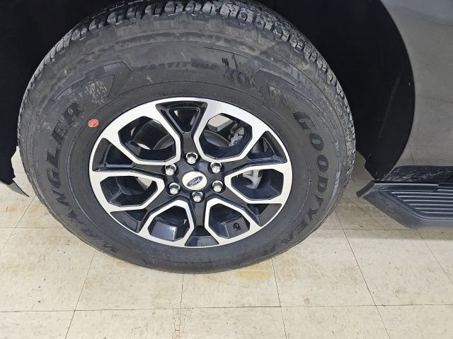 Used 2024 Ford Expedition Max XLT image 25