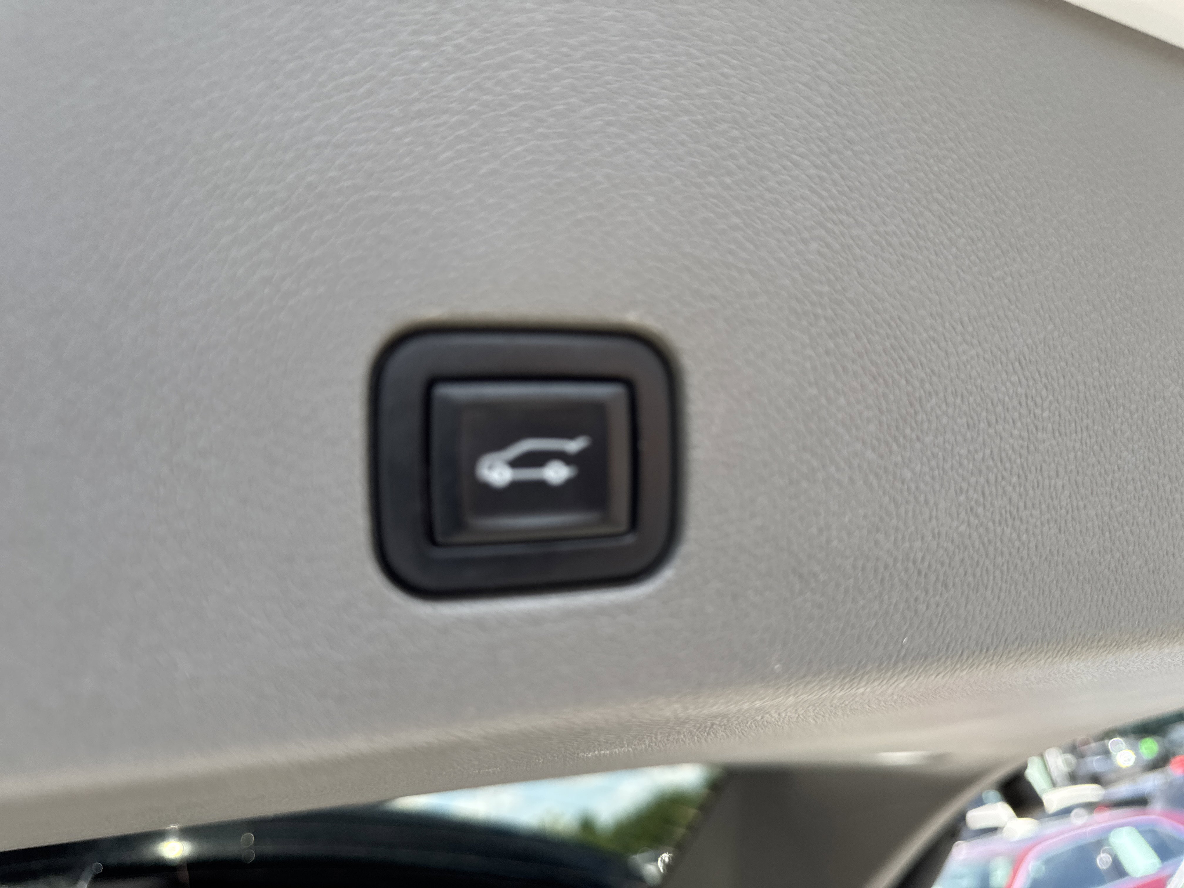 Used 2022 Cadillac XT6 Premium Luxury w/ Technology Package AWD/4WD image 30