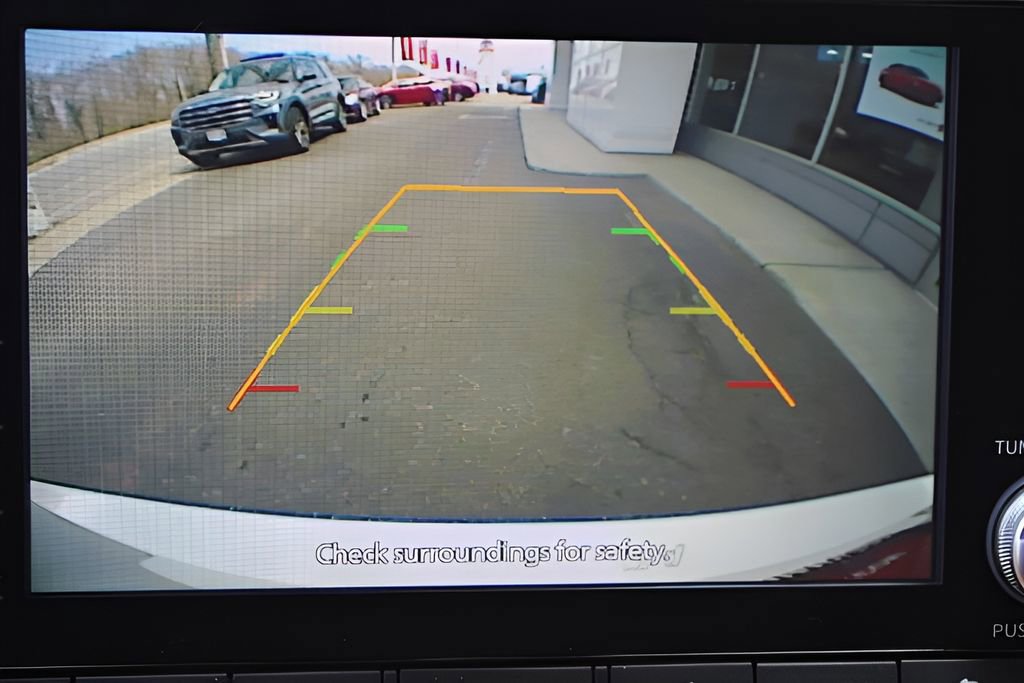 Used 2022 Nissan Sentra SV w/ SV Premium Package image 14