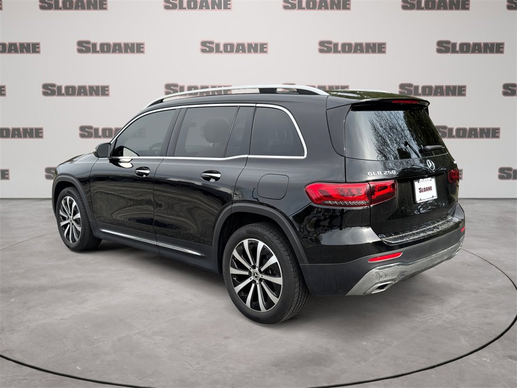 Used 2023 Mercedes-Benz GLB 250 4MATIC image 3