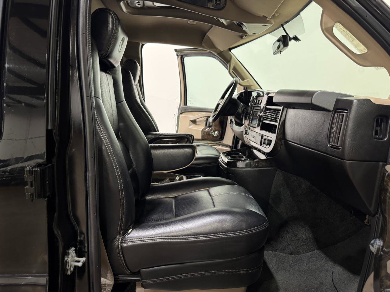 Used 2018 Chevrolet Express 2500 w/ Enhanced Convenience Package RWD image 12