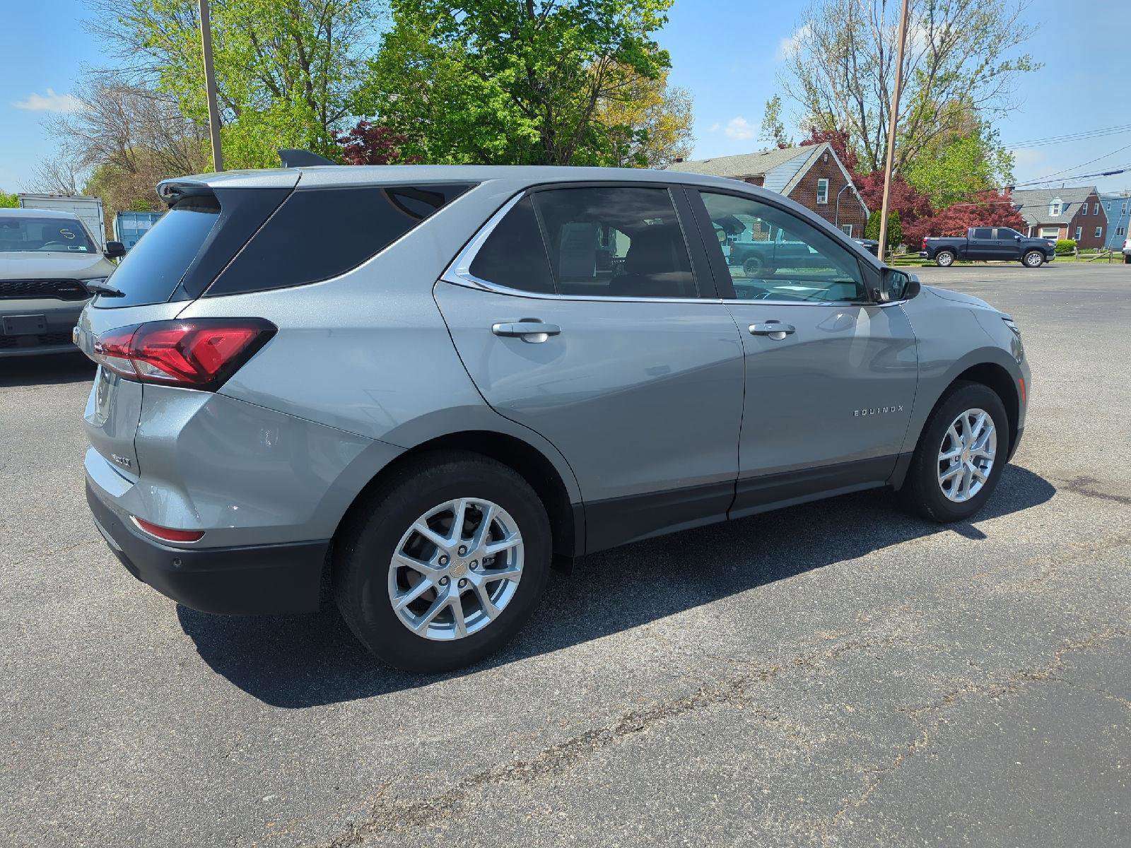 Used 2023 Chevrolet Equinox LT AWD/4WD image 4