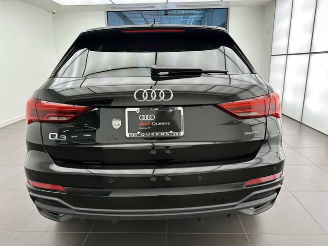 Used 2023 Audi Q3 2.0T Premium w/ Convenience Package AWD/4WD image 4