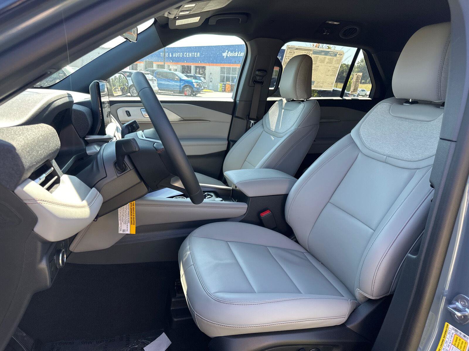 New 2027 Ford Explorer Active w/ Active Comfort Package AWD/4WD image 3