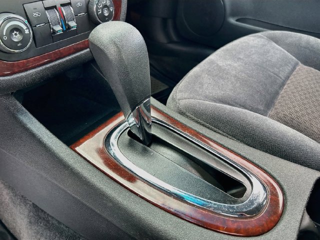 Used 2010 Chevrolet Impala LS FWD image 20