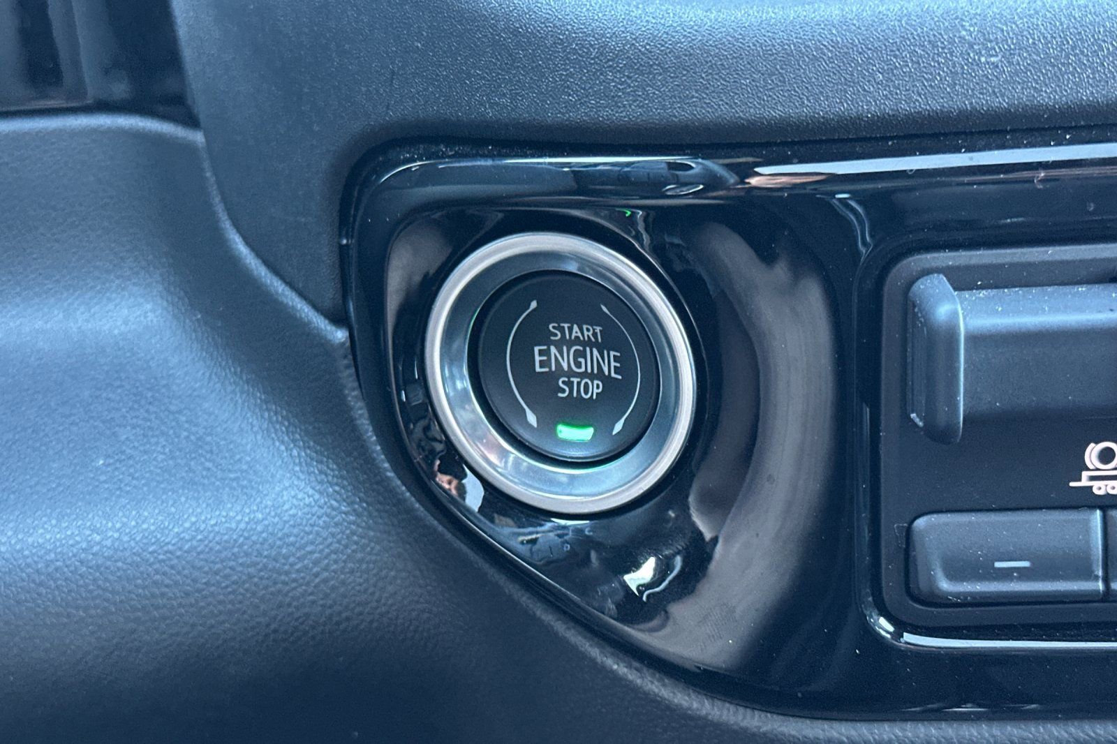 Certified 2023 Chevrolet Silverado 1500 ZR2 w/ Technology Package image 34